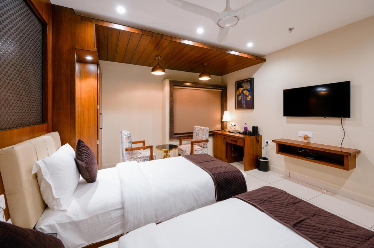 The Shivalik Hotel บูบันเนสชวาร์ ภายนอก รูปภาพ