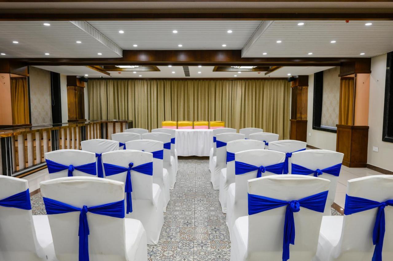 The Shivalik Hotel บูบันเนสชวาร์ ภายนอก รูปภาพ