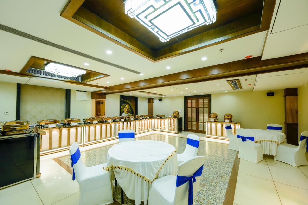 The Shivalik Hotel บูบันเนสชวาร์ ภายนอก รูปภาพ
