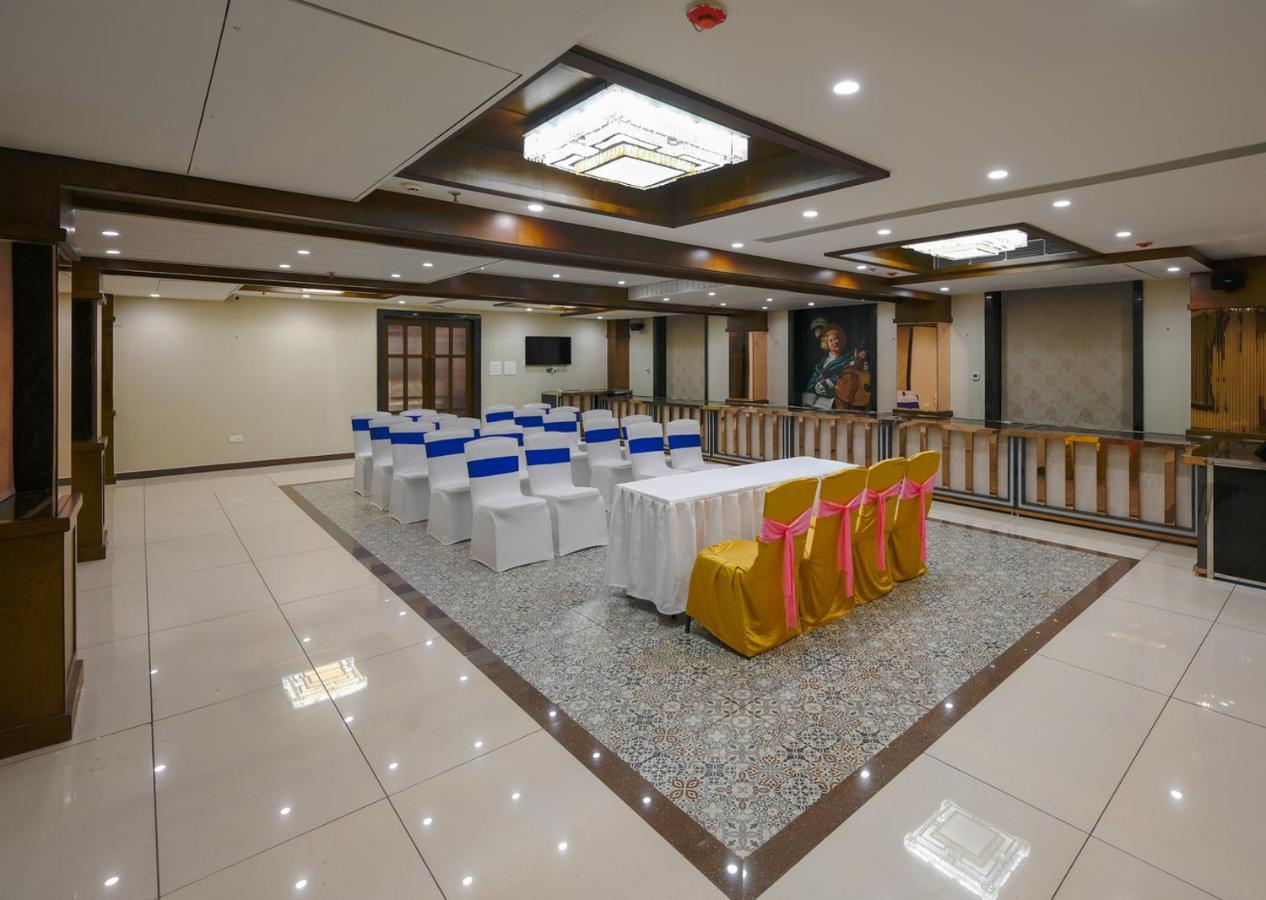 The Shivalik Hotel บูบันเนสชวาร์ ภายนอก รูปภาพ