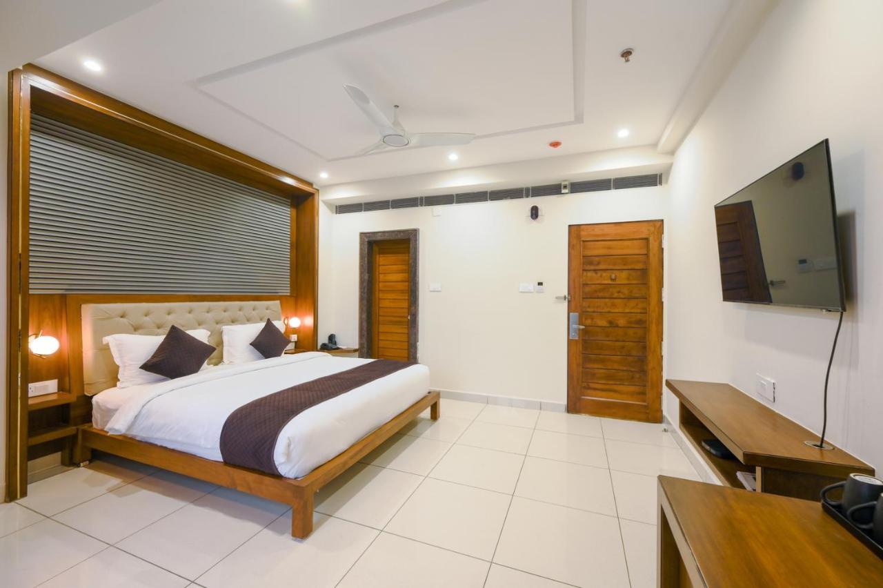 The Shivalik Hotel บูบันเนสชวาร์ ภายนอก รูปภาพ