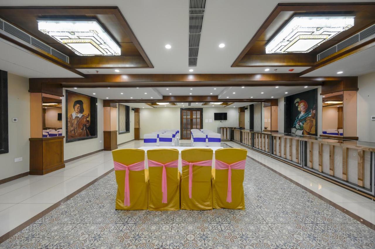 The Shivalik Hotel บูบันเนสชวาร์ ภายนอก รูปภาพ