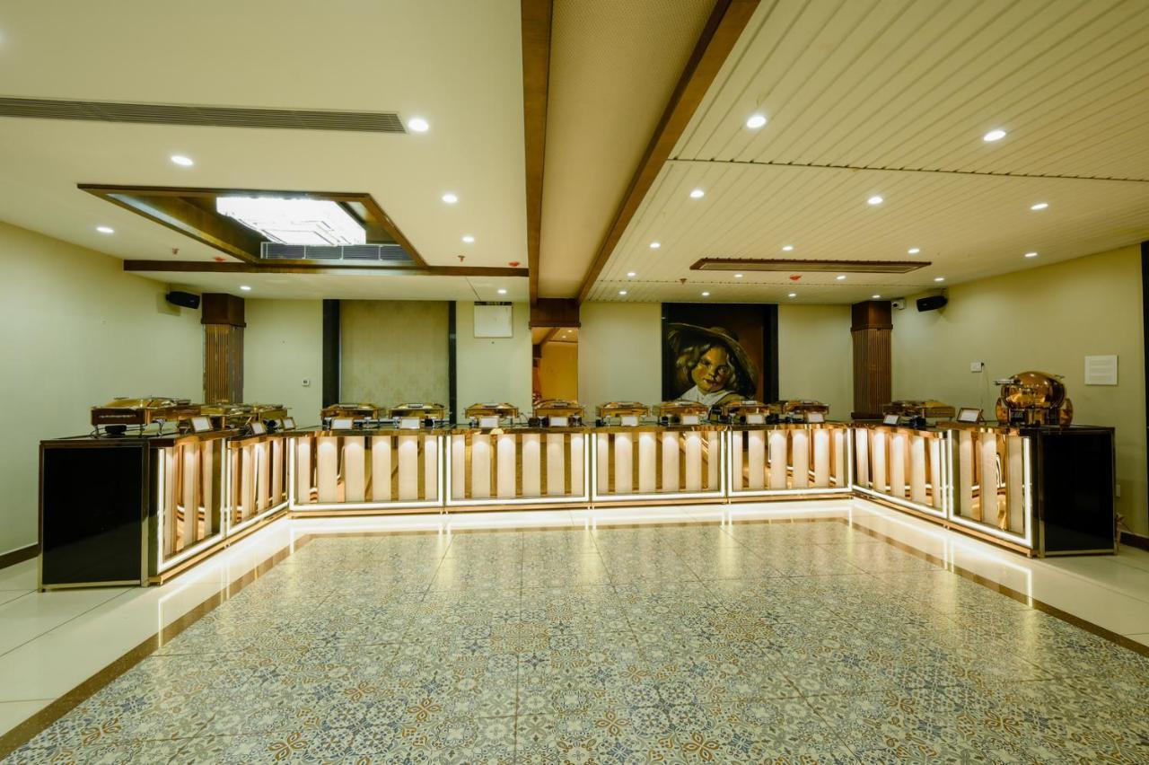 The Shivalik Hotel บูบันเนสชวาร์ ภายนอก รูปภาพ