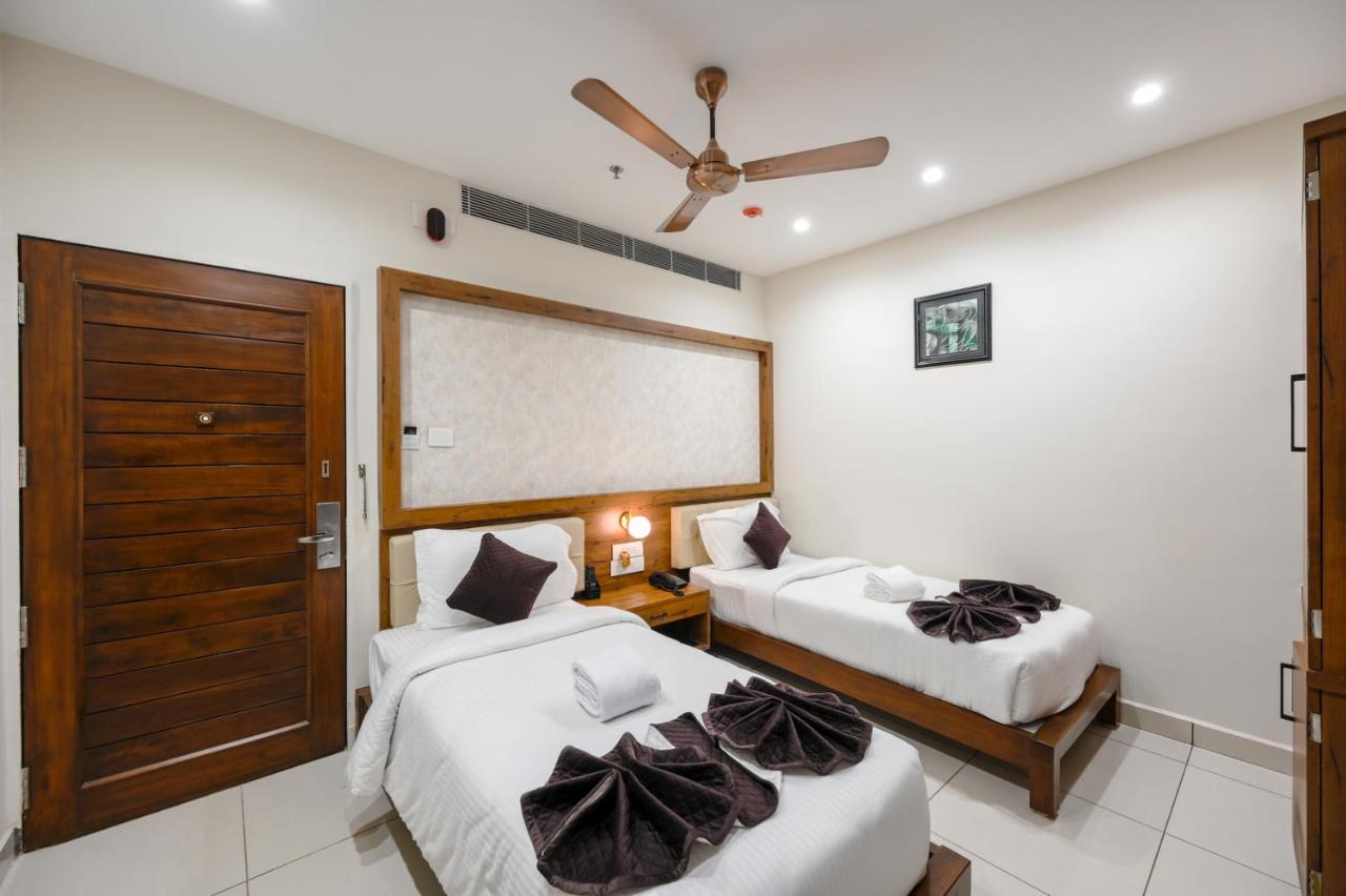 The Shivalik Hotel บูบันเนสชวาร์ ภายนอก รูปภาพ